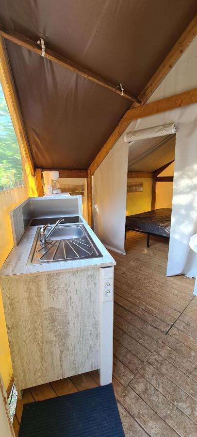 Camping Domaine Papillon Reyrevignes  Esterno foto