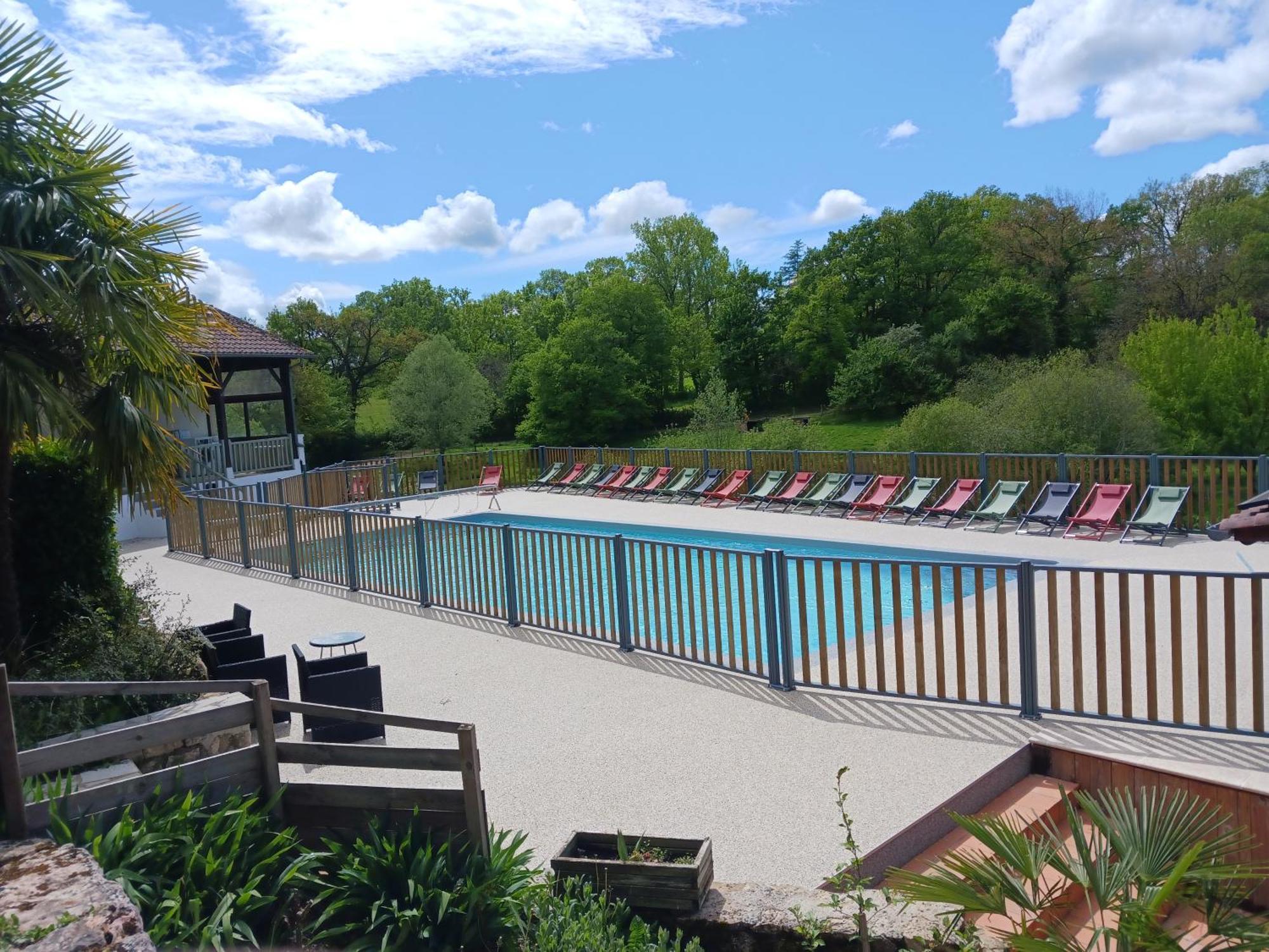 Camping Domaine Papillon Reyrevignes  Esterno foto